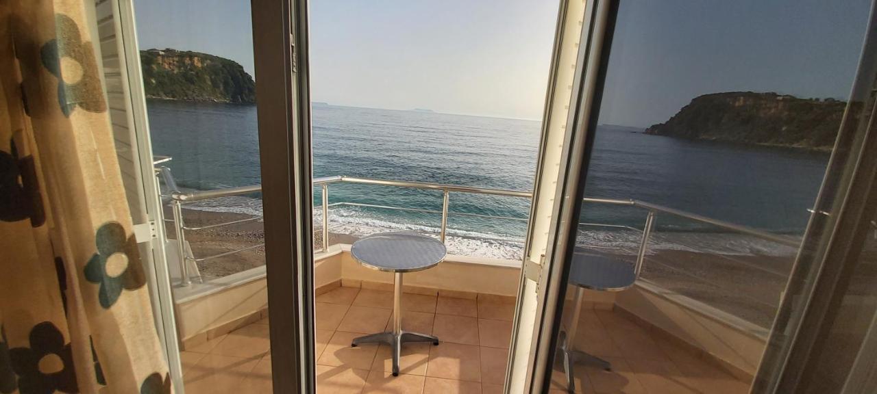 Magic Ionian Apartments & Rooms Химара Экстерьер фото