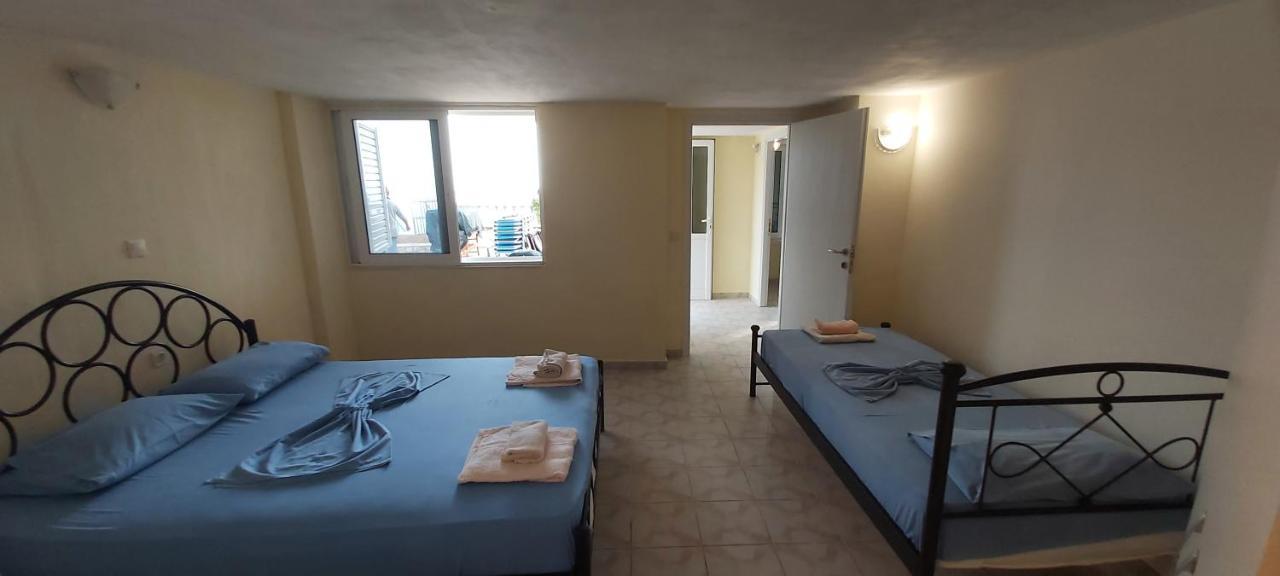 Magic Ionian Apartments & Rooms Химара Экстерьер фото