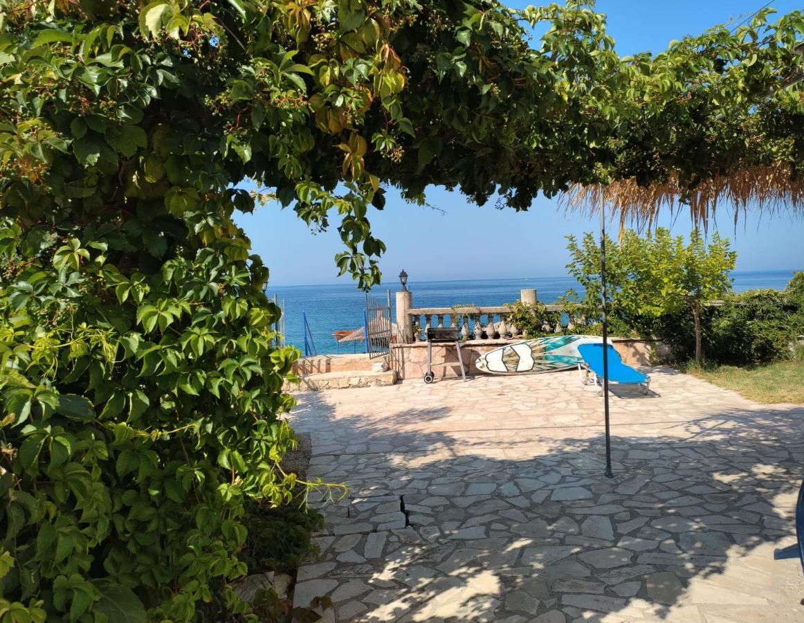 Magic Ionian Apartments & Rooms Химара Экстерьер фото
