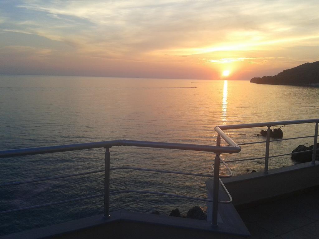 Magic Ionian Apartments & Rooms Химара Экстерьер фото