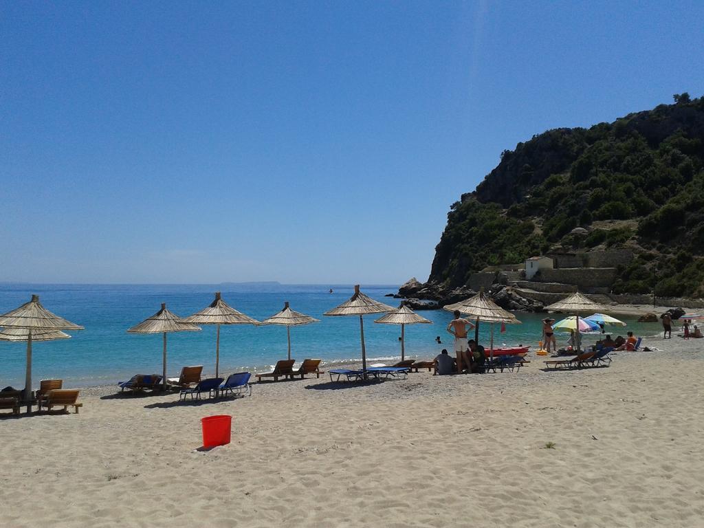 Magic Ionian Apartments & Rooms Химара Экстерьер фото