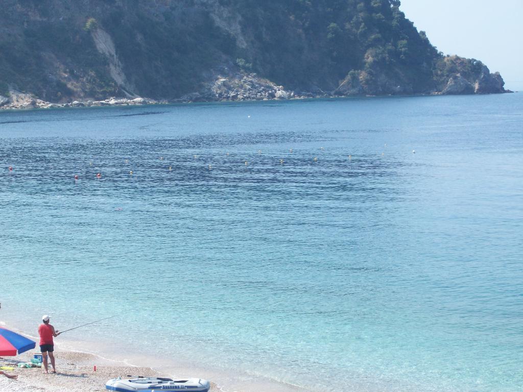 Magic Ionian Apartments & Rooms Химара Экстерьер фото