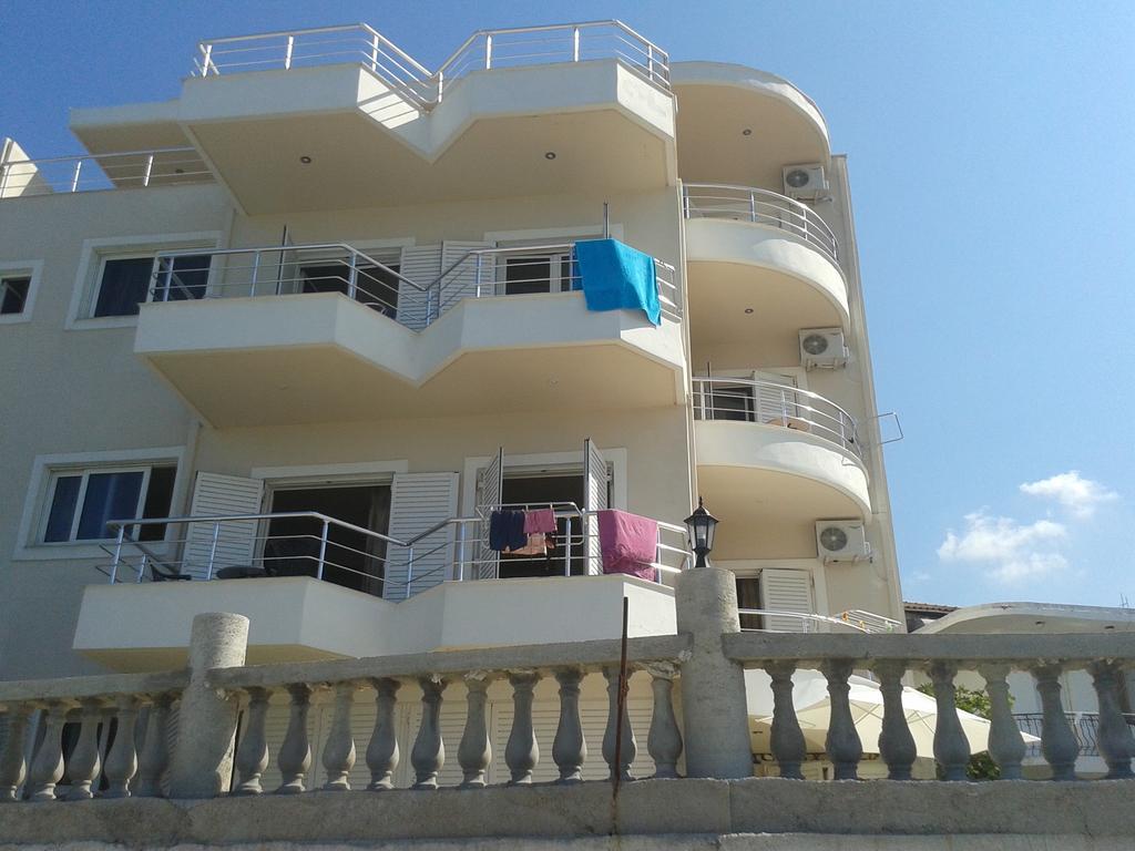 Magic Ionian Apartments & Rooms Химара Экстерьер фото